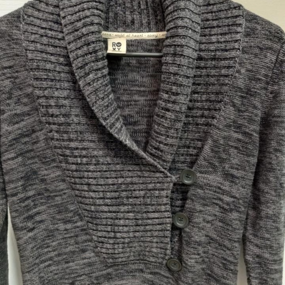 Roxy sweater, size small - Picture 2 of 6
